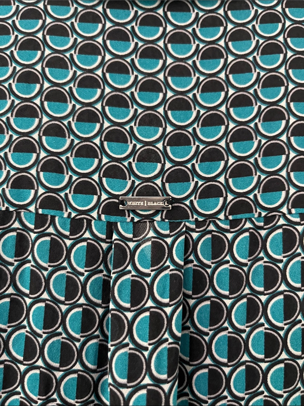 White House Black Market  Teal and Black Geometric Button-Front Blouse Sz 12 - Picture 7 of 10